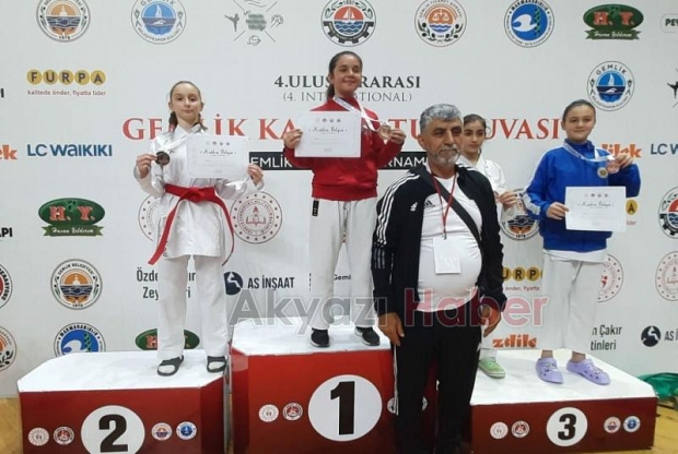 Akyazılı karateciler gururlandırdı