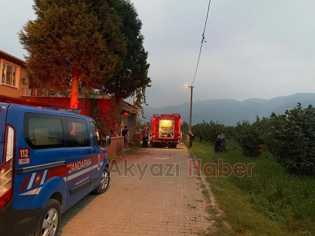 Park halindeki otomobilde yangın çıktı