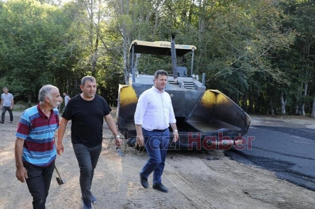 Muhtardan 5 yıl sonra mahalleye gelen asfalt açıklaması