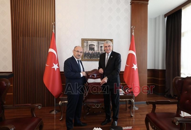 Ekrem Yüce'den Vali Karadeniz'e ziyaret