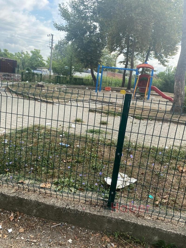 Akyazı'da parkların hali içler acısı