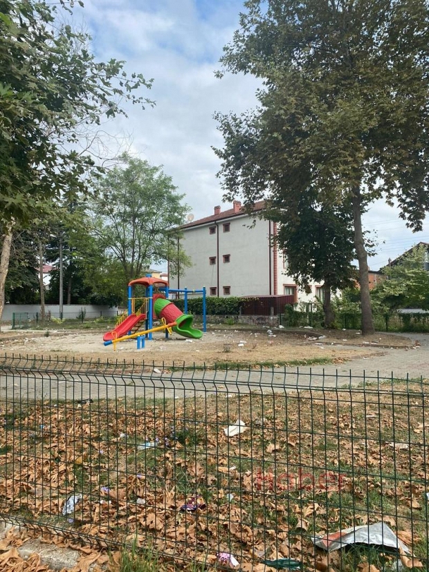 Akyazı'da parkların hali içler acısı