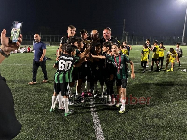 30 Ağustos U-12 Naci Fazlıoğlu Turnuvası sona erdi