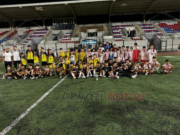 30 Ağustos U-12 Naci Fazlıoğlu Turnuvası sona erdi