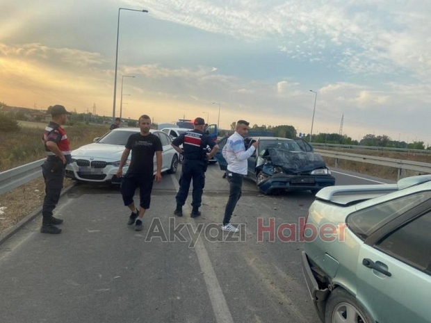 Akyazı'da kaza: 2 yaralı