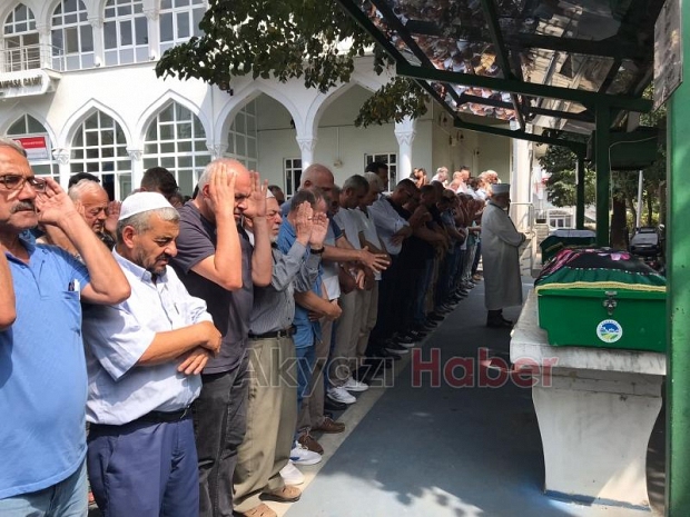 Emine Güneş defnedildi 