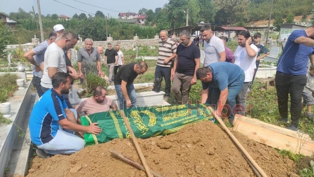 Kerim Çelik dualarla Defnedildi