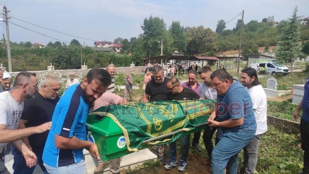Kerim Çelik dualarla Defnedildi