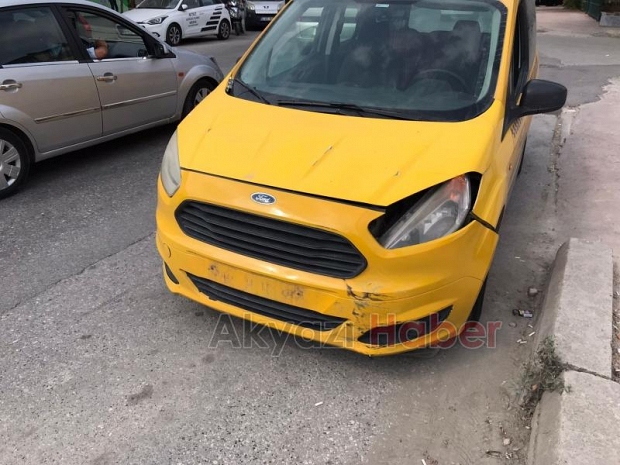 ADA CADDESİNDE KAZA YERDE BÖYLE AMBULANS BEKLEDİ.. 