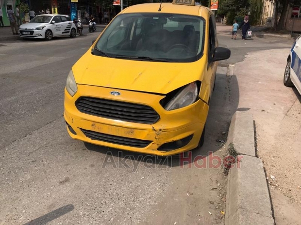 ADA CADDESİNDE KAZA YERDE BÖYLE AMBULANS BEKLEDİ.. 