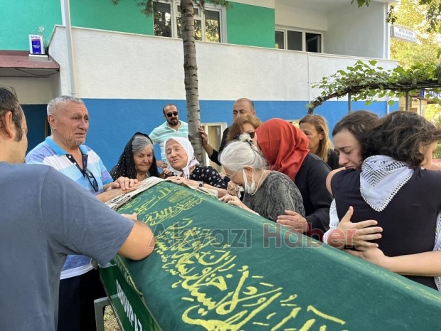 Ünlü yönetmen toprağa verildi