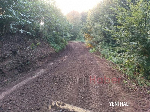 Güzlek'te bozulan yolu muhtar düzeltti