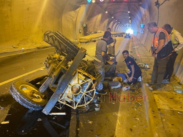 Akyazılı gençler Mersin'de kazazedelerin yardımına koştu