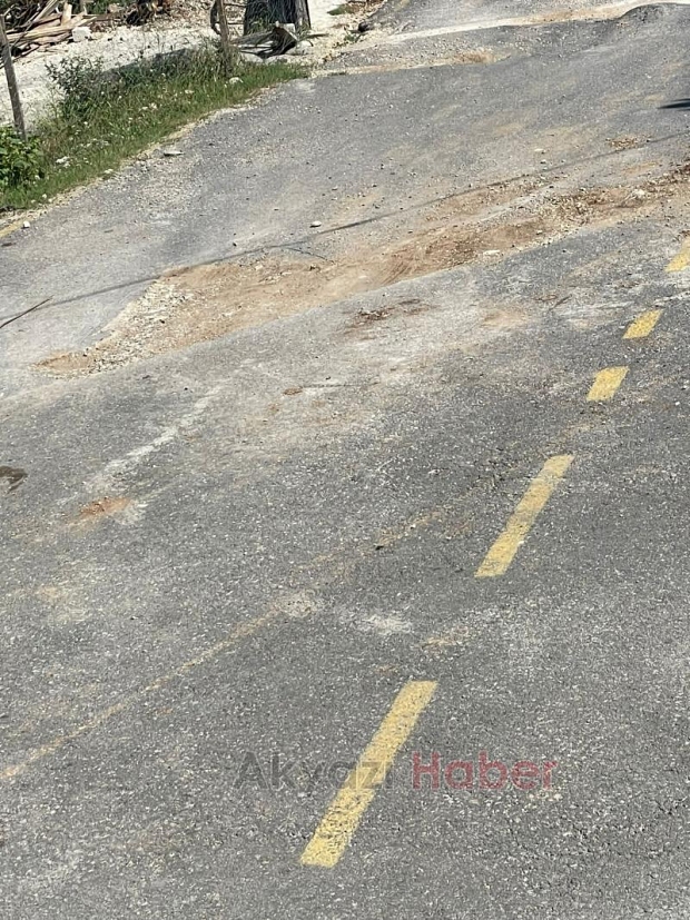 Akyazıda Yeni Yapılan Yollar böyle Kazıldı 