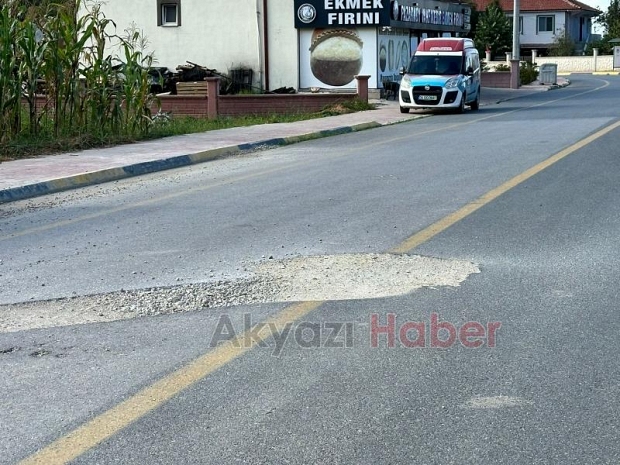 Akyazıda Yeni Yapılan Yollar böyle Kazıldı 
