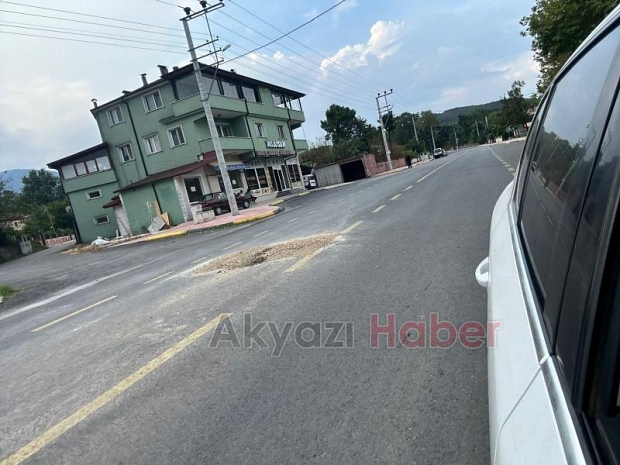 Akyazıda Yeni Yapılan Yollar böyle Kazıldı 