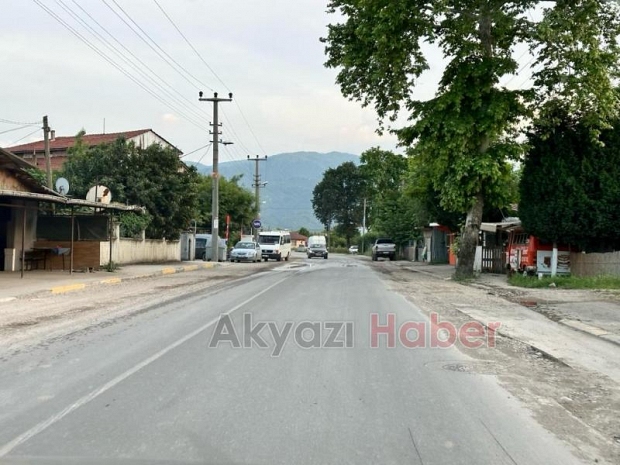 Akyazıda Yeni Yapılan Yollar böyle Kazıldı 