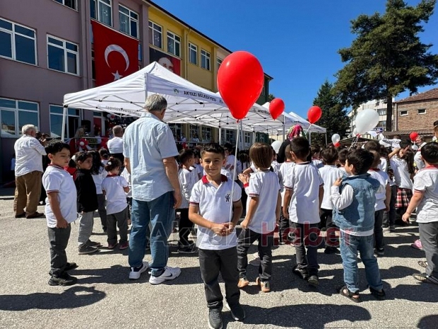 Akyazı'da ilköğretim haftası kutlandı