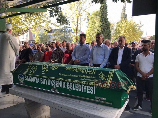 Bisikletten düşüp ölen kişinin cenazesi toprağa verildi