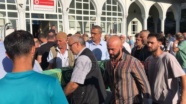 Bisikletten düşüp ölen kişinin cenazesi toprağa verildi