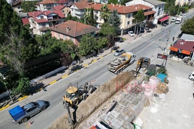 Akyazı da 5 bin 500 metrelik içme suyu hattı yenileniyor