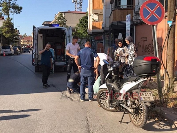 Hakimiyetini kaybederek düşen motosiklet sürücüsü yaralandı