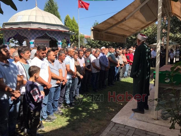 Kazada hayatını kaybeden iki çocuk annesi toprağa verildi