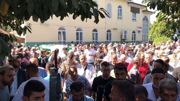 Kazada hayatını kaybeden iki çocuk annesi toprağa verildi