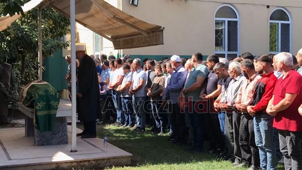Kazada hayatını kaybeden iki çocuk annesi toprağa verildi