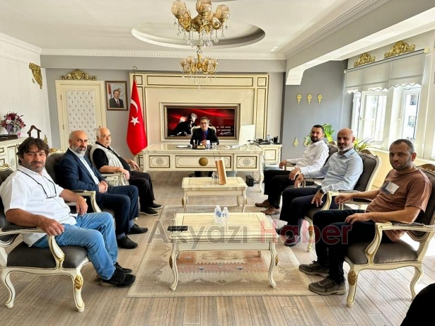 Akyazı Medya ve Basın Birliği, Kaymakam Mustafa İkbal Eşki’yi ziyaret etti