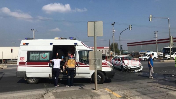 D-100'de kaza: 4 yaralı