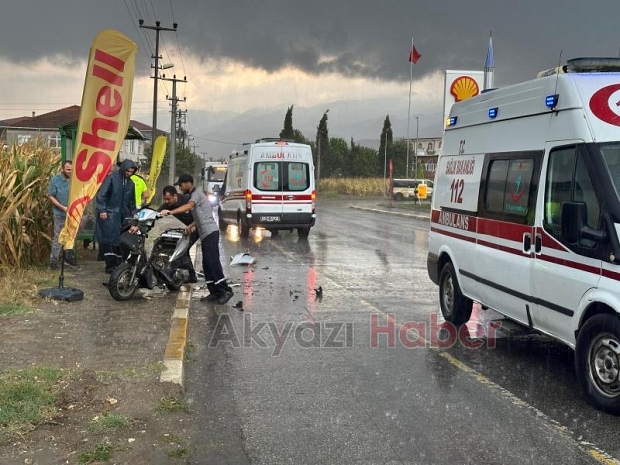 Akyazıda Kaza: 2 yaralı