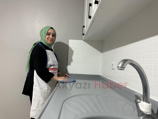 Ev hanımları bir araya geldi dekorasyon işi yapıyorlar