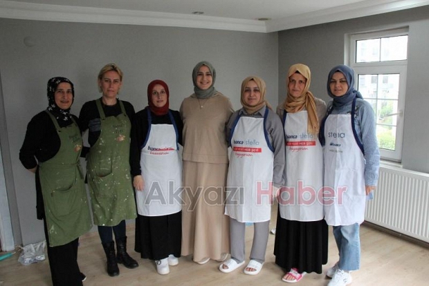 Ev hanımları bir araya geldi dekorasyon işi yapıyorlar