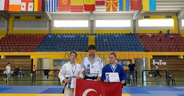 Akyazı ve Karapürçekli Judocular Yunanistan'dan göğsümüzü kabarttı