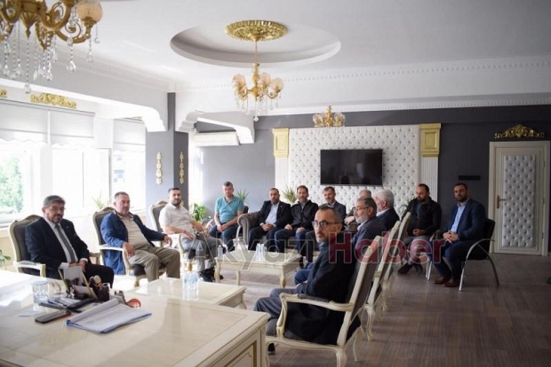 Akyazı Akyazı STK Platformu üyesi derneklerden Kaymakam'a ziyaret