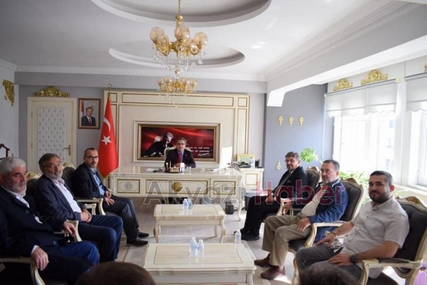 Akyazı Akyazı STK Platformu üyesi derneklerden Kaymakam'a ziyaret
