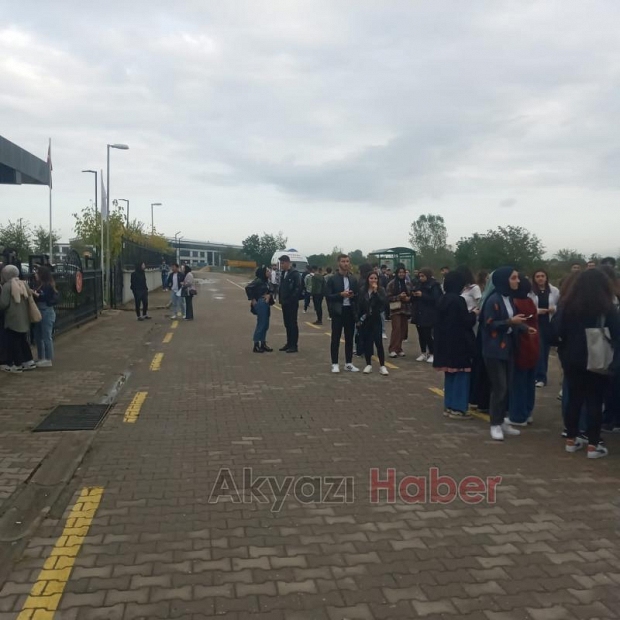 Akyazı KYK'da ulaşım çileye dönüştü, öğrenciler tepkili