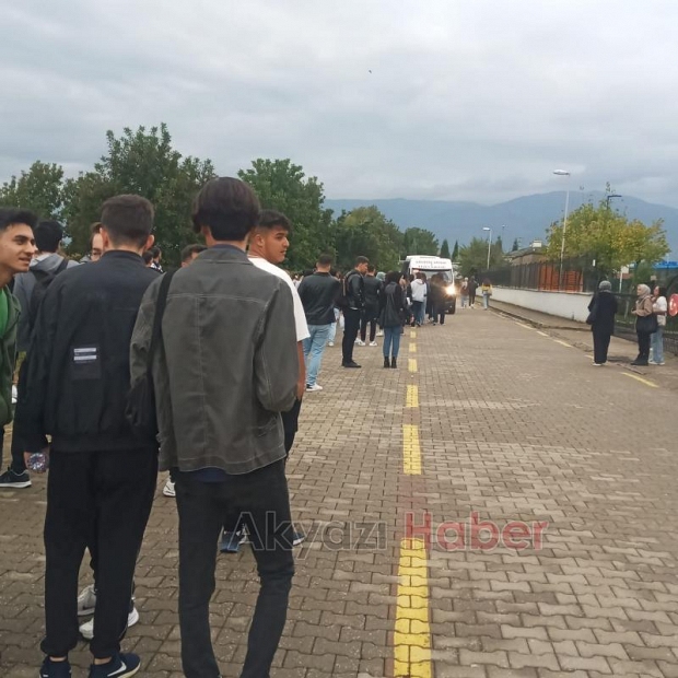 Akyazı KYK'da ulaşım çileye dönüştü, öğrenciler tepkili