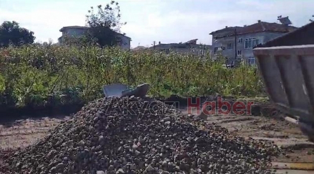 Uygulamadan bulduğu sahte müteahhite 850 bin lira kaptırdı