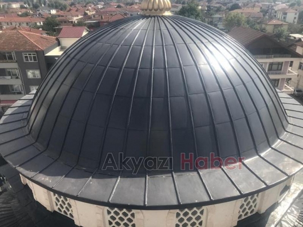 Merkez Kubbeli Yeni Camii'nin kubbe tadilatı tamam