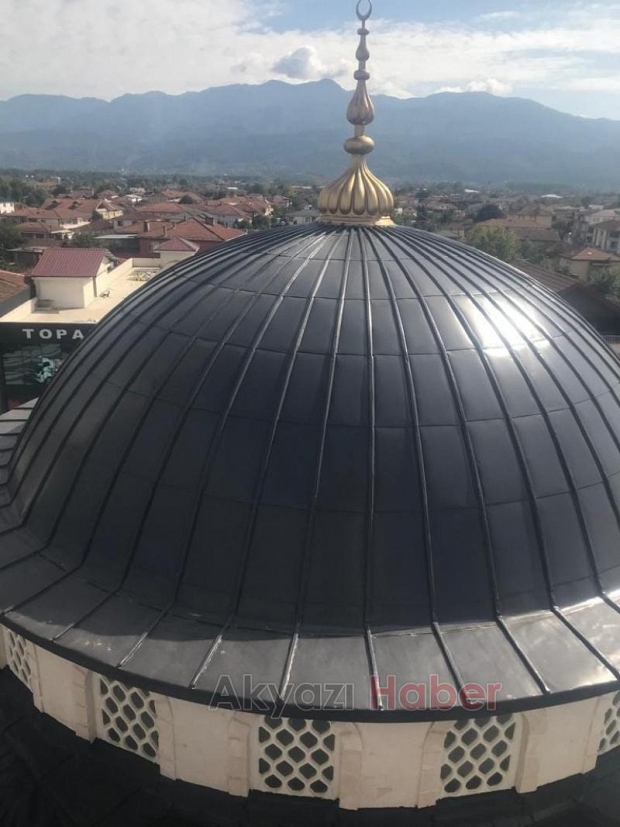 Merkez Kubbeli Yeni Camii'nin kubbe tadilatı tamam