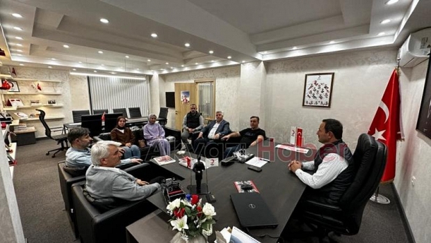 Akyazı Kızılay'da yönetim toplandı