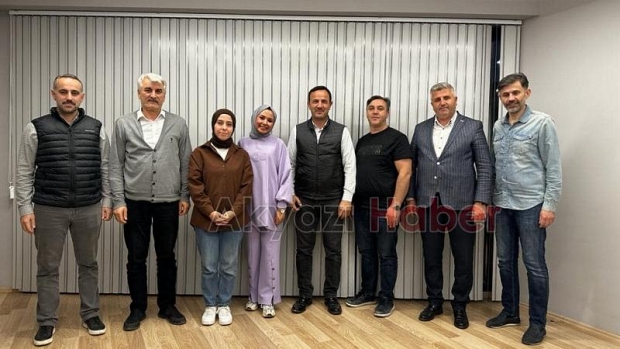 Akyazı Kızılay'da yönetim toplandı