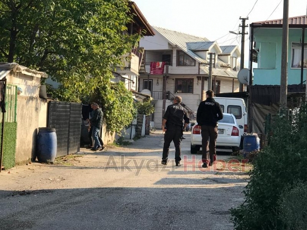 Husumetlisi tarafından bıçaklanan genç yaralandı