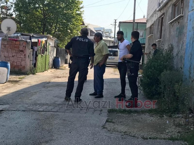 Husumetlisi tarafından bıçaklanan genç yaralandı