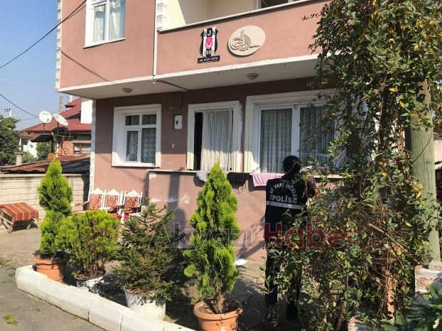 Husumetlisi tarafından bıçaklanan genç yaralandı