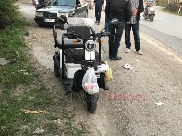 Araç elektrikli bisiklete çarptı: 2 yaralı