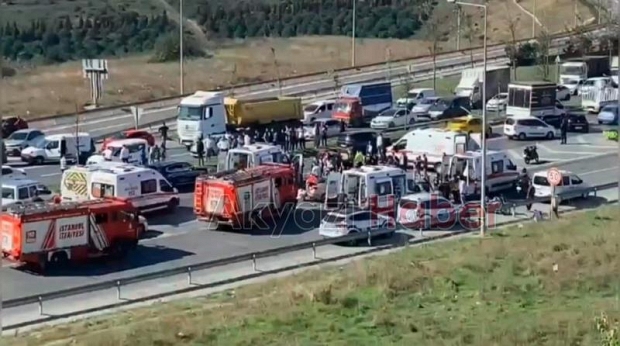 Akyazılı aile kaza yaptı