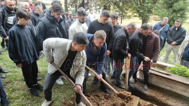 Necati Erol Defnedildi